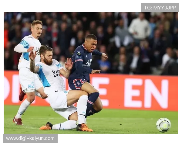 法甲争冠格局突变，巴黎朗斯马赛三强鼎立